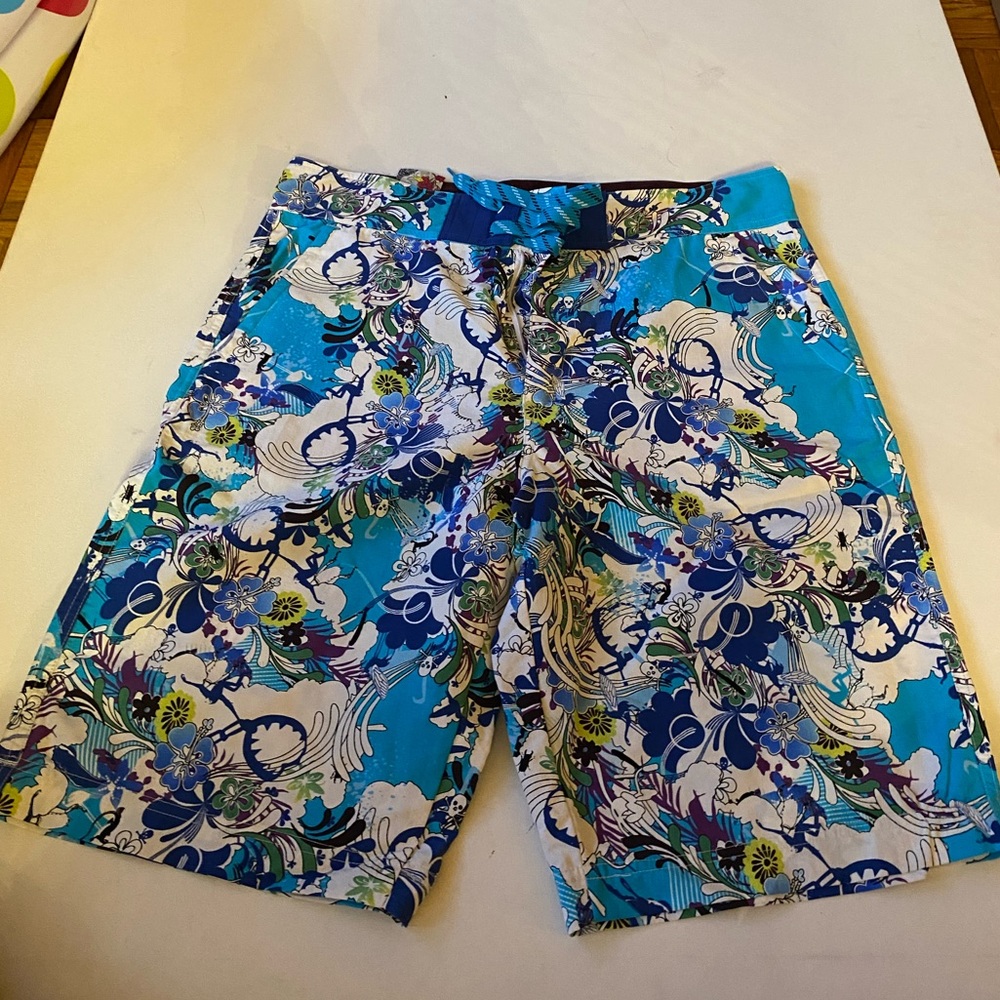 Men’s shorts size 34